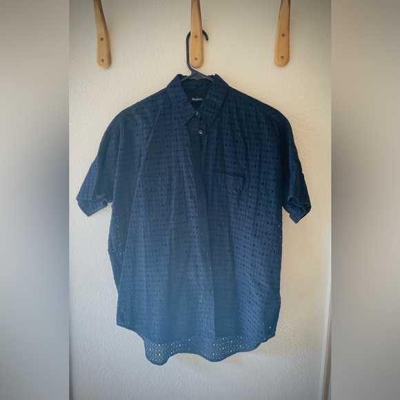 Madewell Courier Short Sleeve Button Front Shirt in Navy Eyelet Size XXS - Picture 2 of 3